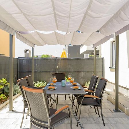 Апартаменты New, Private Heated Swimming Pool, Free Parking, Trogir Centar Экстерьер фото