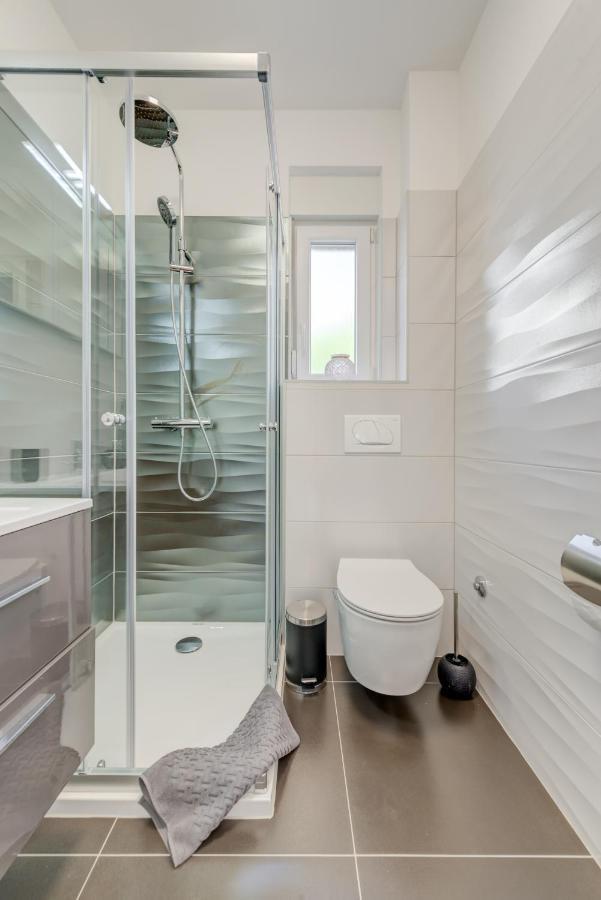 Апартаменты New, Private Heated Swimming Pool, Free Parking, Trogir Centar Экстерьер фото