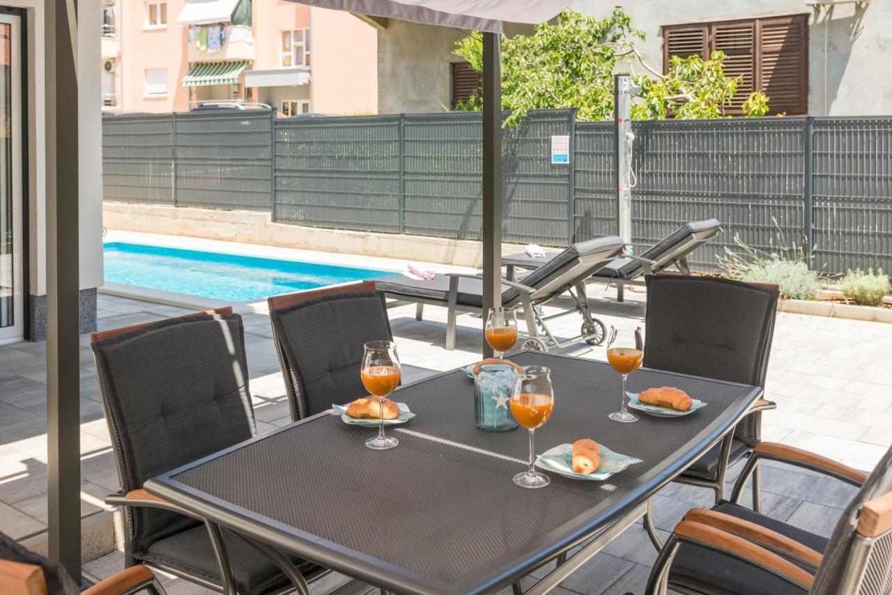 Апартаменты New, Private Heated Swimming Pool, Free Parking, Trogir Centar Экстерьер фото
