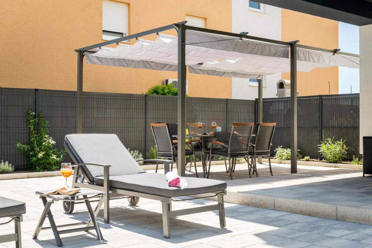 Апартаменты New, Private Heated Swimming Pool, Free Parking, Trogir Centar Экстерьер фото