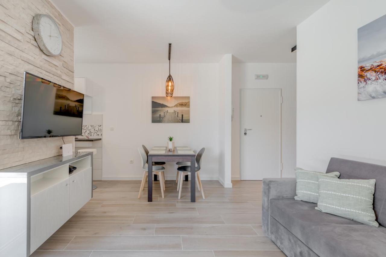 Апартаменты New, Private Heated Swimming Pool, Free Parking, Trogir Centar Экстерьер фото